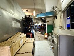 Jalan Senang (D14), Factory #500016411